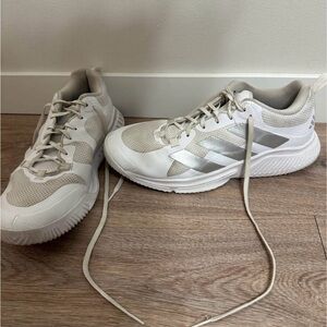 Womens size 11 adidas volleyball shoes great condition